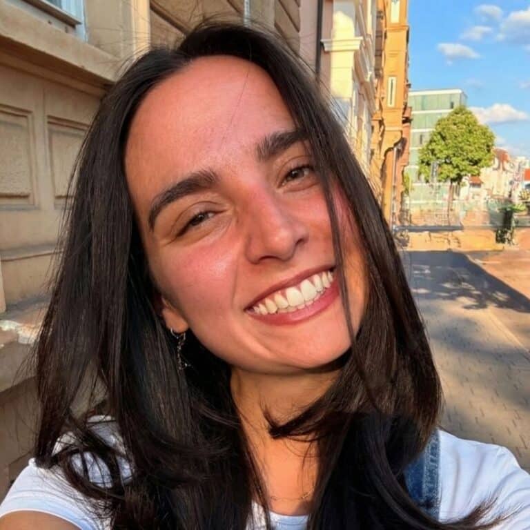 Aylin Idrizovski Headshot Full Colour Insight Platforms 768x768