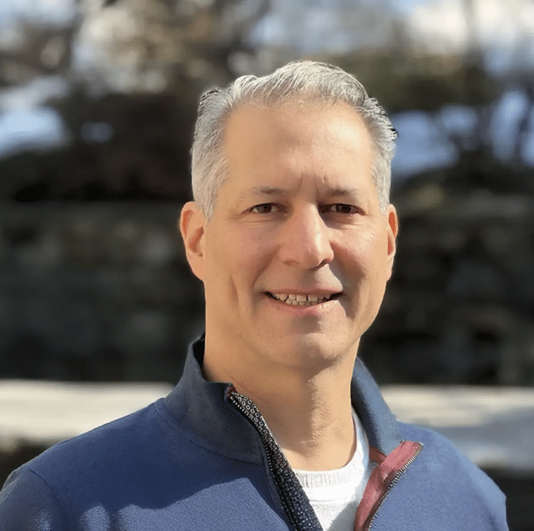 Glenn Fleischman Headshot 768x763